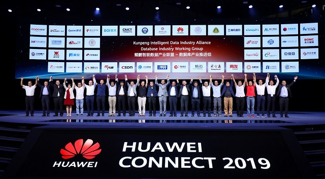 huawei-group.jpg